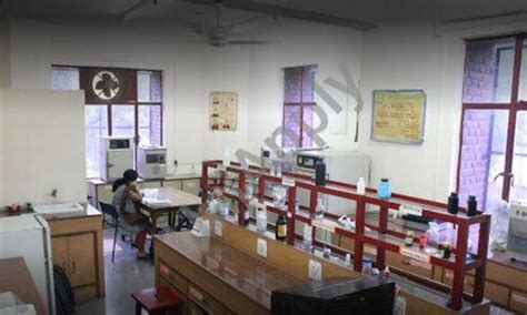 Amity International School(AIS), Saket, Delhi: Fee Structure, Admission Form 2023-2024