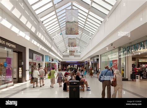 interiors of Cascades shopping centre in Portsmouth Stock Photo - Alamy