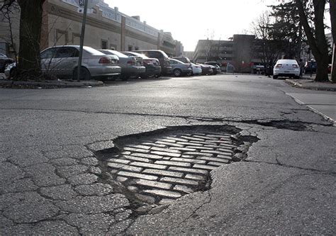 Columbus road crews focusing on filling potholes – The Lantern