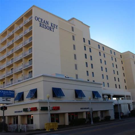 Virginia Beach Hotels - Ocean Key Resort - Virginia Beach, VA