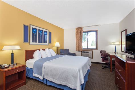 Days Inn by Wyndham Austin | Austin, MN Hotels