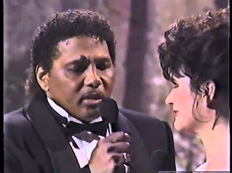 Linda Ronstadt & Aaron Neville Don't Know Much live 1990 480p Chords ...