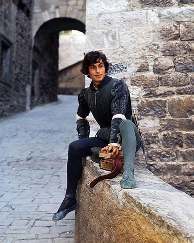 BRUCE ROBINSON ROMEO AND JULIET 8X10 PHOTO PORTRAIT ON WALL | Zeffirelli romeo and juliet, Film ...