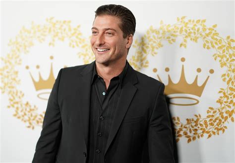 Daniel Lissing Engaged to Girlfriend Nadia