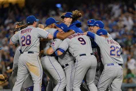 Mets rout Dodgers for 13 runs in Game 3 of NLDS