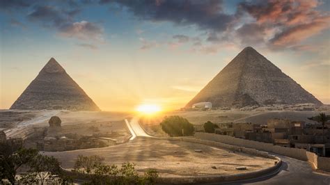 The Giza Plateau | When Were the Egyptian Pyramids Built?