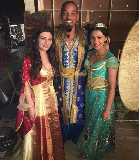 Behind scenes Princess Jasmine (Naomi Scott), Daliah (Nasim Pedrad ...