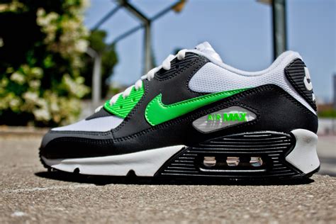 KASHWAK STREET SHOP: NIKE AIR MAX 90 BLACK/GREEN