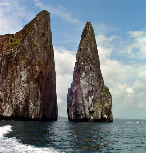 10 famous sea stack formations from around the World.