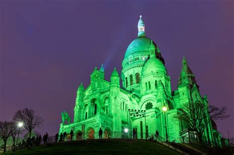 Premium Photo | Sacre coeur in montmartre, paris at night