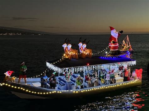 People, we have a holiday lighted boat parade!