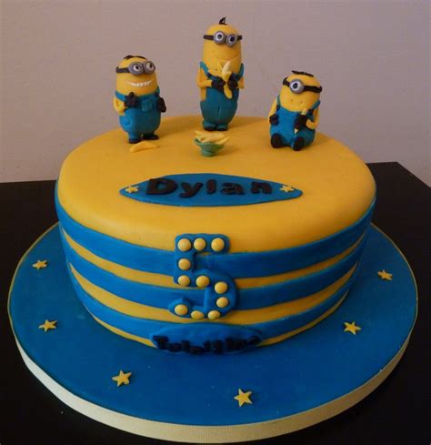 Minion Cakes – Decoration Ideas | Little Birthday Cakes