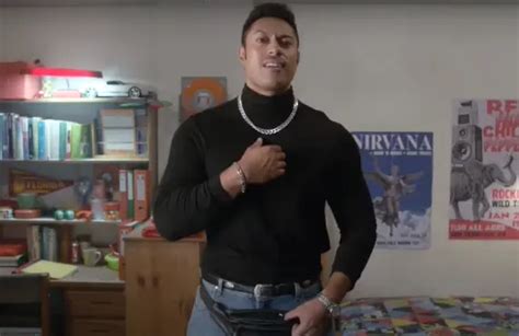 The Infamous Dwayne Johnson Fanny Pack Debuts in Young Rock Promo ...