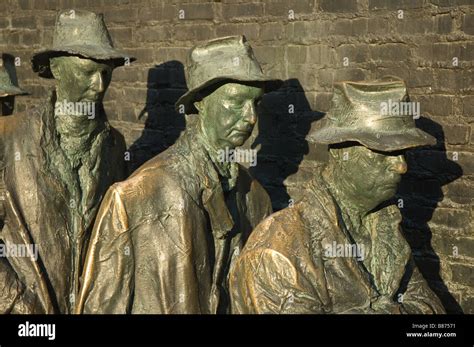 Breadline 1930s High Resolution Stock Photography and Images - Alamy