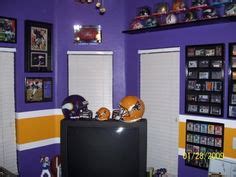 football Man Cave Decorating Ideas | NFL Football Ideas Designs | ManCaveKingdom.com Blog Chiefs ...