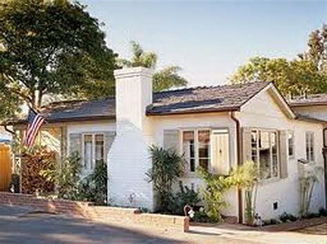 Best California Cottage Style Interior Design - GiesenDesign | Cottage, Beach cottage decor ...