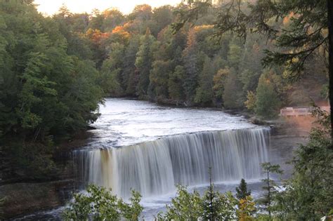 Top 10 Best Waterfalls of the USA & How To Visit Them - World of Waterfalls