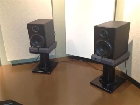 8 Great DIY Speaker Stand Ideas that Easy to Make in 2020 | Speaker stands diy, Diy speakers ...