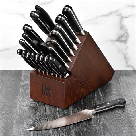 Zwilling Pro Traditional Chef's Knife - 8" – Cutlery and More