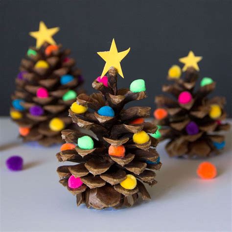 20+ Pine Cone Christmas Crafts