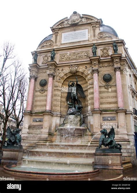 Fontaine Saint Michel Paris High Resolution Stock Photography and Images - Alamy