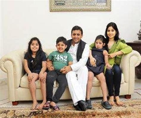 Akhilesh Yadav Age, Wife, Caste, Children, Family, Biography & More ...