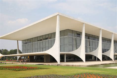 Esquadrão de bombas é acionado por ameaça de explosivo no Palácio do Planalto - 26/07/2018 ...