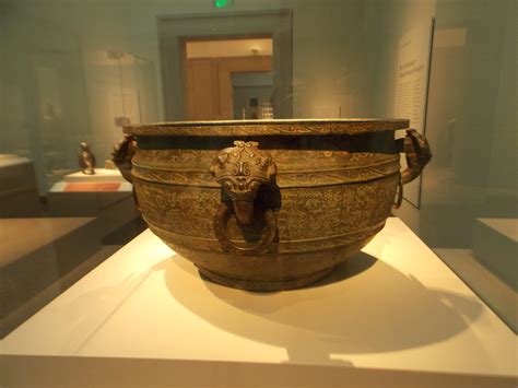 The Art of the Chinese Bronze Age: Shang Dynasty Bronze Cauldron : r/pics