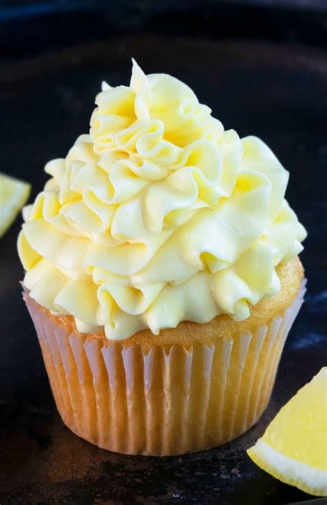 Lemon Frosting (Lemon Buttercream) - CakeWhiz