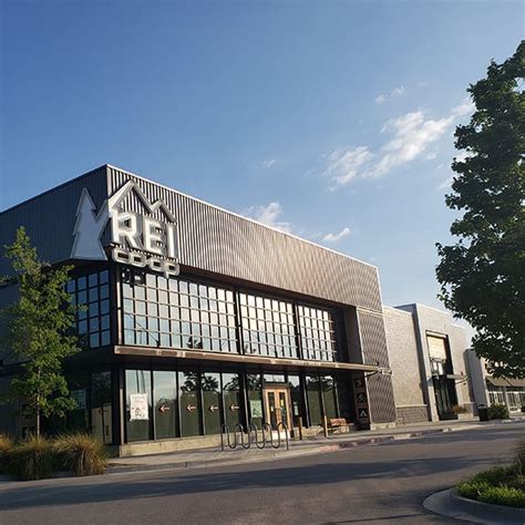 REI Chattanooga Store - Chattanooga, TN - Sporting Goods, Camping Gear ...