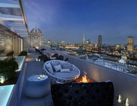 Radio Rooftop Bar at ME London | New Aldwych Cocktail Bar | DesignMyNight