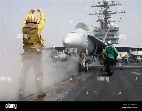 US Navy Aviation Boatswain's Mate Stock Photo - Alamy