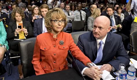 Gabrielle Giffords, husband Mark Kelly to attend State of the Union - CBS News