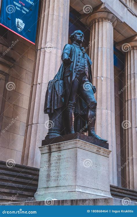 Federal Hall and George Washington Statue in New York Editorial Stock ...