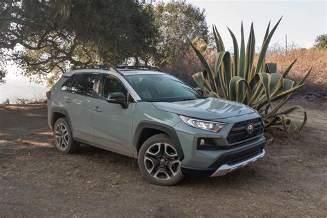 2019 Toyota RAV4: 5 Things We Like (and 5 Not So Much) | News | Cars.com