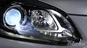 What Are Adaptive Headlights? How Do They Work?