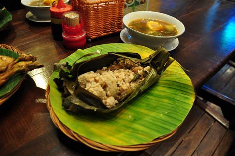 Makanan Sunda di Pacific Place | Enjoyed a lovely Sundanese … | Flickr