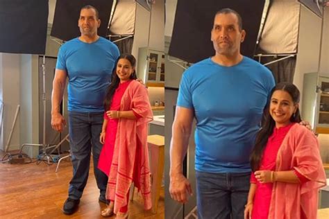 'Big Girl' Vidya Balan is All Smile As She Poses with The Great Khali ...