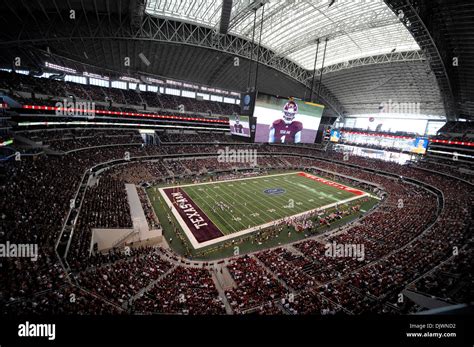 Cowboys stadium hi-res stock photography and images - Alamy