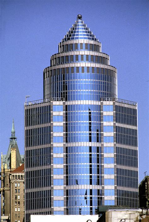 750 Lexington Ave, New York, NY 10022 - International Plaza | LoopNet.com