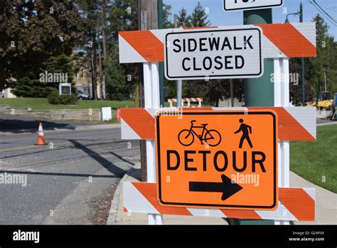 sidewalk closed detour sign Stock Photo - Alamy