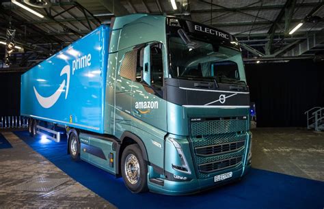 Amazon begins buying electric semis from Volvo Trucks