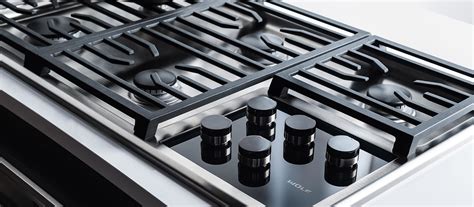 Wolf 36" Transitional Gas Cooktop - 5 Burners (CG365T/S)