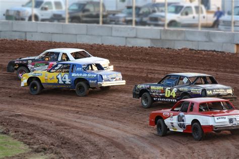 The Total Novice's Guide to Dirt Track Racing - AxleAddict