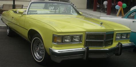 File:'75 Pontiac Grand Ville Convertible (Cruisin' At The Boardwalk '10).jpg - Wikimedia Commons
