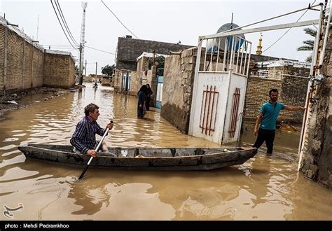 Photos: Evacuating flood-threatened villages near threatened dams