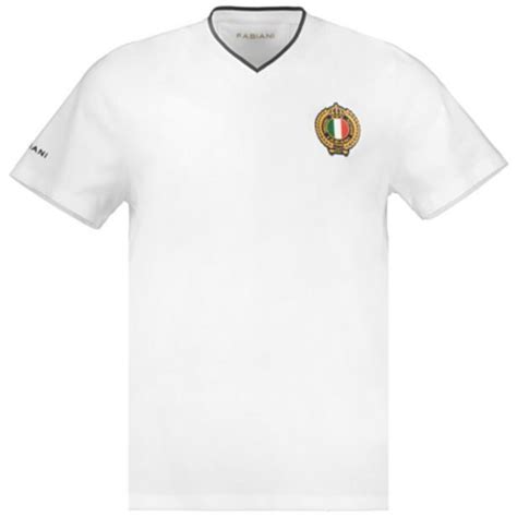 Badged v-neck t-shirt offer at Fabiani