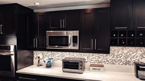 Why select Dark Cabinets for your dream kitchen? - Express Kitchens