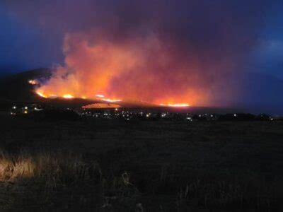 UPDATE 11 p.m.: Roads closed by large brush fire reopen in Lahaina | News, Sports, Jobs - Maui News