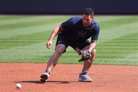 Yankees stand by 'difference-maker' Gleyber Torres